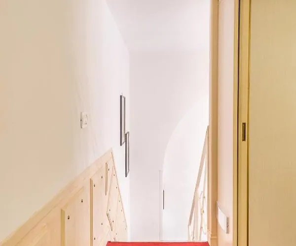 D'artista, Elegante Loft Nel Cuore Di דירה רומא